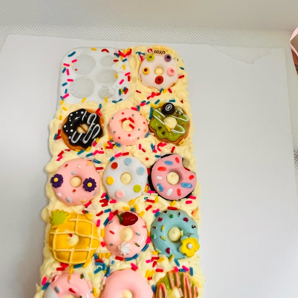 Colorful Donut-Themed Decoden Phone Case - Picture 4 of 5